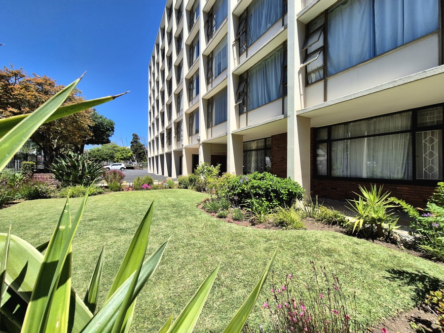 2 Bedroom Property for Sale in Wynberg Upper Western Cape